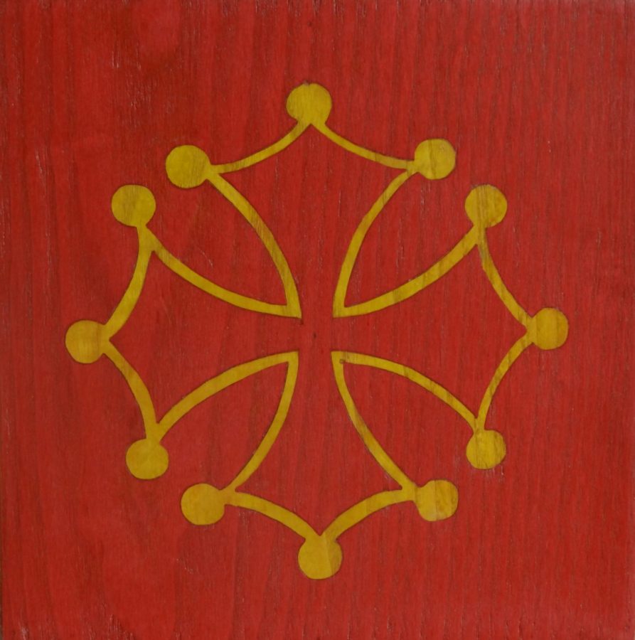 Croix charme jaune